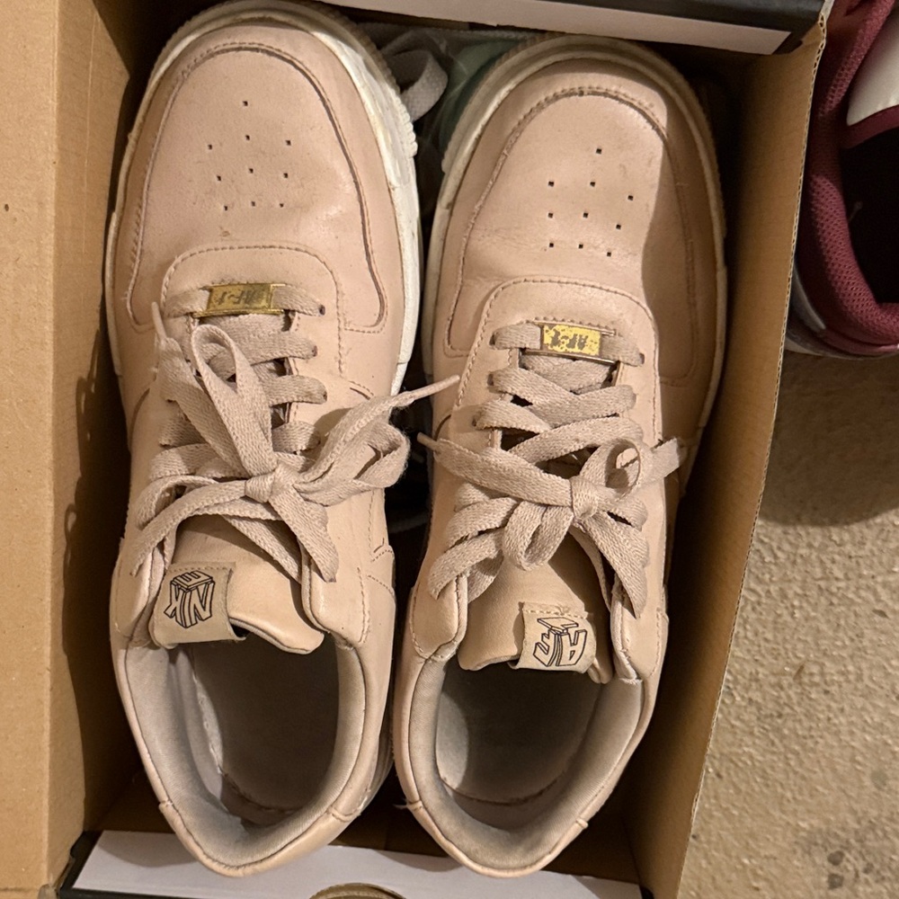 Nike Light Tan/Pink Sneakers